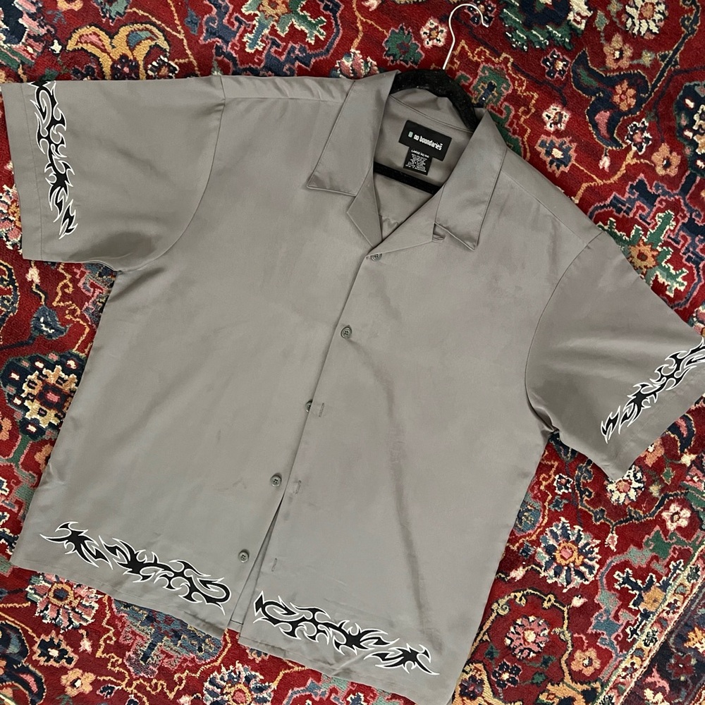 No Boundaries size Large early 2000’s Y2K style